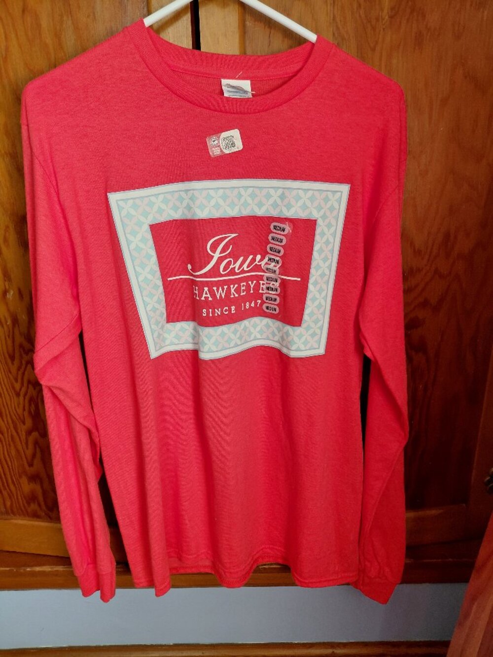 Iowa Hawkeyes long-sleeve t-shirt medium